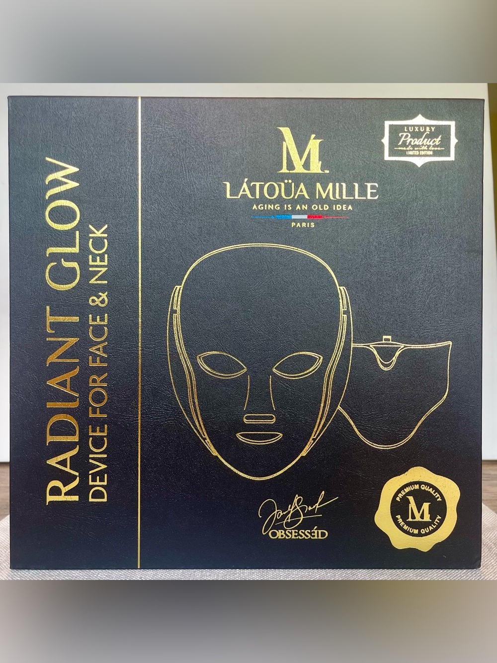 NIB LÂTOÚA MILLE Radiant Glow Face & Neck Device - White/Gold Multi-light LED